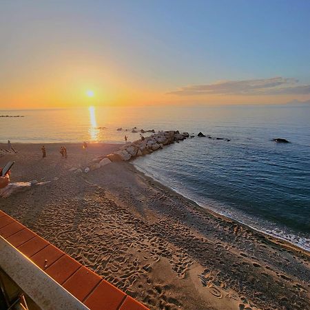 Villaggio Hotel Club Calanovellamare Piraino Kültér fotó
