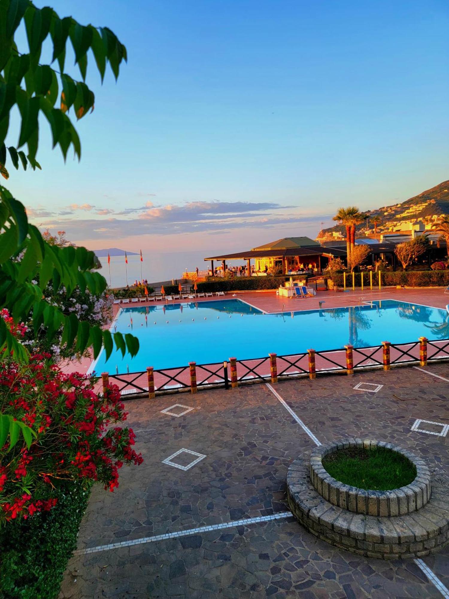 Villaggio Hotel Club Calanovellamare Piraino Kültér fotó